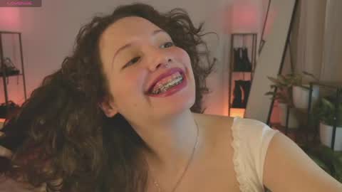 Mara Independent model online show from 04.19.26