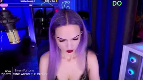 Snapshot of _mistress__ chatting on 11.05.25 Mistress Milana online show from 11.05.25