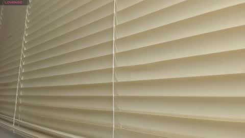 _molly_rosse_ online show from 10.28.25