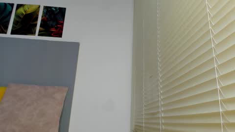 _molly_rosse_ online show from 11.26.25