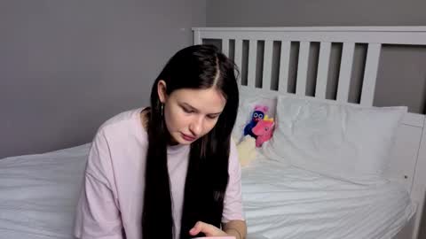 Snapshot of _mommy_casual_ chatting on 11.10.25 Karina online show from 11.10.25