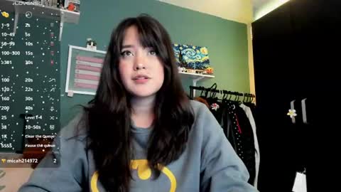 Snapshot of _moon_cake_ chatting on 06.17.26 Next stream 950 pm Colombia time xd online show from 06.17.26