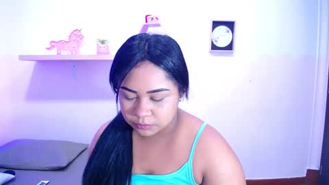 nahomi  online show from 10.17.25