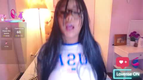 nahomi  online show from 11.12.25