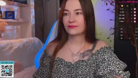 Snapshot of _nemalkovamia chatting on 10.21.25 Mia with a big heart  online show from 10.21.25
