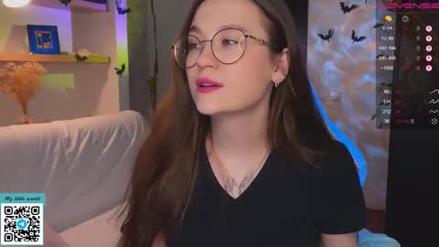 Mia with a big heart  online show from 11.14.25