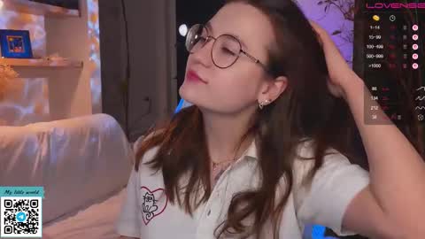 Mia with a big heart  online show from 11.25.25