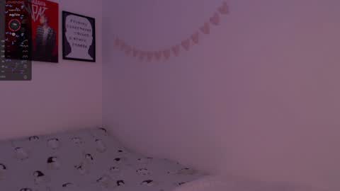 Snapshot of _ni_kiss chatting on 12.19.24 Nika online show from 12.19.24