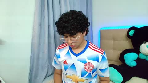 Nicolas online show from 01.04.25