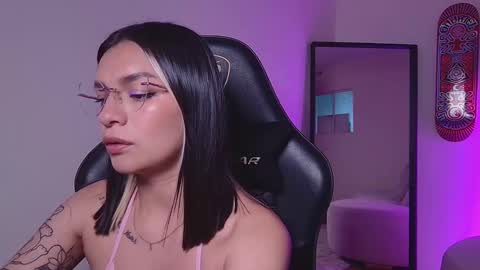 Snapshot of _nickmai chatting on 11.04.25 Mai MODEL INDEPENT online show from 11.04.25