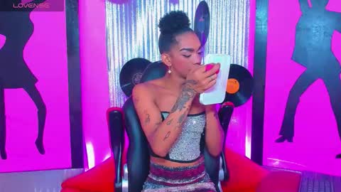 Nicky  Please help me with your thumbs up its importan online show from 03.17.26