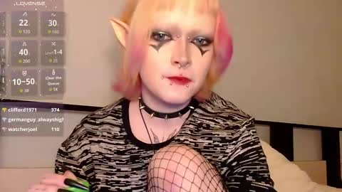 Nicole online show from 11.22.25