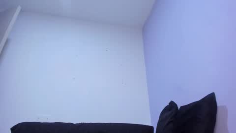 Snapshot of _nicollee chatting on 02.28.25 juliana online show from 02.28.25