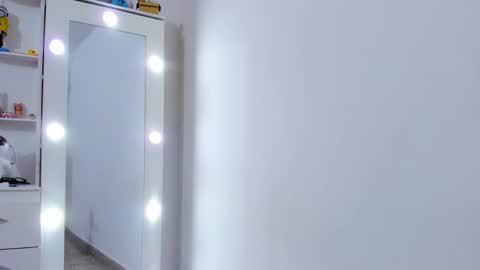 _noahjones online show from 01.18.25