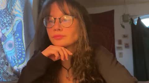 Snapshot of _nyxo chatting on 03.27.26 Mila online show from 03.27.26