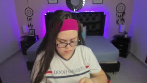 Snapshot of _oliviajoness chatting on 09.26.25 Olivia jones online show from 09.26.25