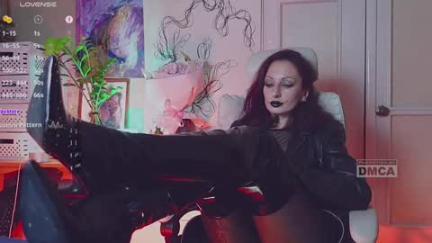 Snapshot of _owner_ chatting on 12.18.24 The Supreme Goddess Rose online show from 12.18.24