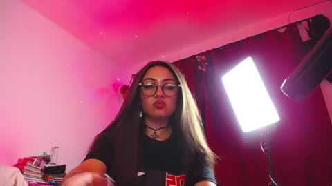 Paris online show from 04.21.26