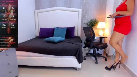  peach1  online show from 01.28.25