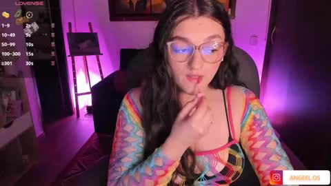 Snapshot of _peach__ chatting on 01.26.25 violeta ig  online show from 01.26.25