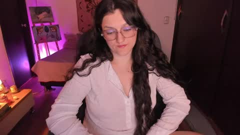 Snapshot of _peach__ chatting on 04.30.26 violeta ig online show from 04.30.26
