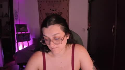 Snapshot of _peach__ chatting on 05.05.26 violeta ig online show from 05.05.26