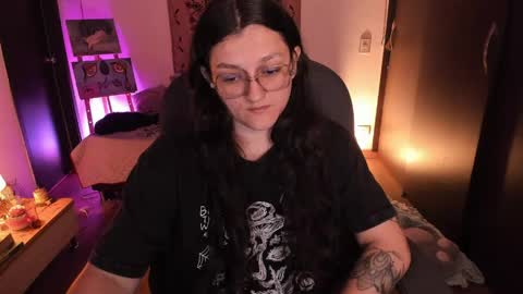 Snapshot of _peach__ chatting on 05.12.26 violeta ig online show from 05.12.26