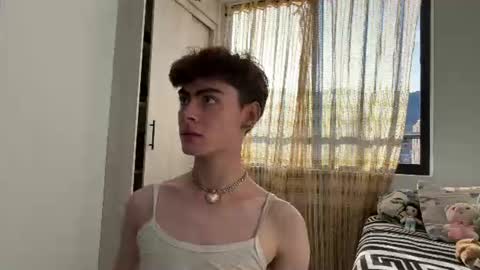 Snapshot of _peachyboy chatting on 06.12.26 esteban online show from 06.12.26