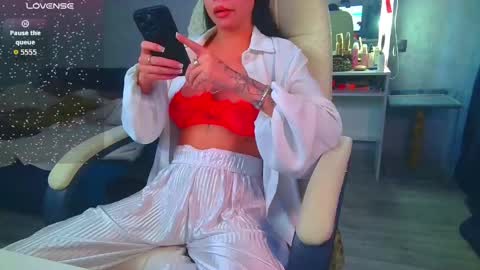 Snapshot of _pink__rabbit_ chatting on 05.13.26 Ilona online show from 05.13.26