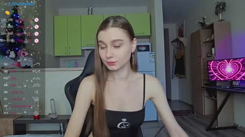 Snapshot of _pinkypie__ chatting on 01.16.25 Lili online show from 01.16.25