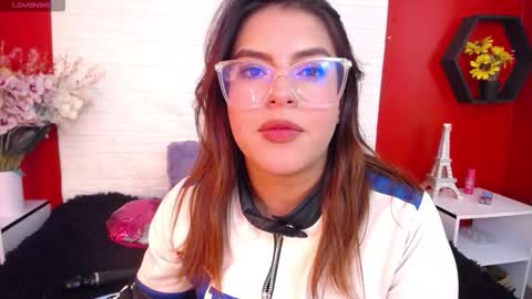 Snapshot of _poison_sweet chatting on 10.08.25 Laura online show from 10.08.25