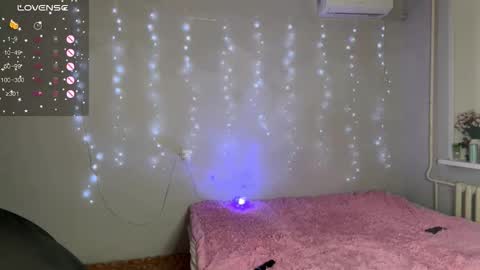 Ellie and Nika online show from 01.17.26