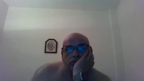 Snapshot of _reyi chatting on 05.12.26 REY online show from 05.12.26