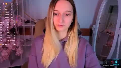 Snapshot of _ri_na_ chatting on 10.12.25 I am Rina online show from 10.12.25