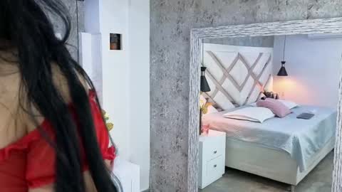 Snapshot of _saara_evans_ chatting on 11.05.25 Sara online show from 11.05.25