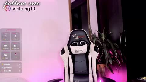 Snapshot of _sara_hernandez chatting on 02.13.25 Sara  intagram online show from 02.13.25