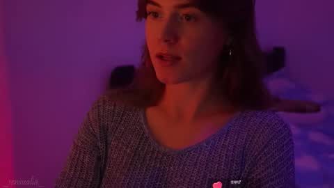 Snapshot of _sensualia_ chatting on 09.08.25 Lia online show from 09.08.25