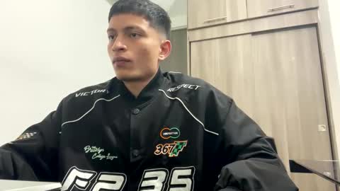 Juan Pablo-independent model online show from 02.10.25