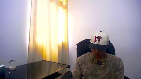 Juan Pablo-independent model online show from 02.15.25