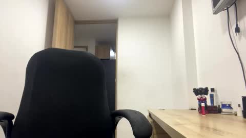 Juan Pablo-independent model online show from 03.02.26