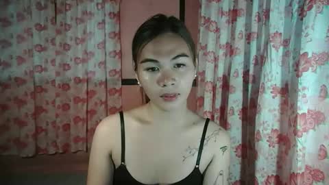 Snapshot of _sexywife_ chatting on 12.20.25 _sexywife_ online show from 12.20.25