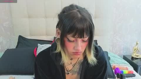 Snapshot of _sharlotte777 chatting on 04.29.26 _sharlotte777 online show from 04.29.26