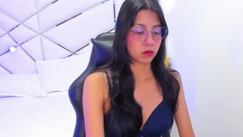 Lana  online show from 09.19.25