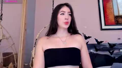 Snapshot of _sofia_cruz chatting on 11.02.25 640 200 online show from 11.02.25