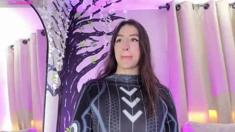 Snapshot of _sofia_cruz chatting on 11.13.25 640 200 online show from 11.13.25