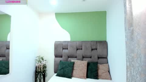 Snapshot of _sofia_cruz chatting on 11.22.25 640 200 online show from 11.22.25