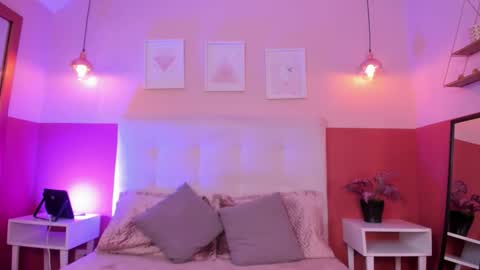 Sophie  online show from 03.26.26