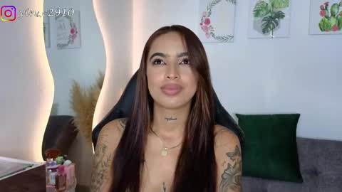 Snapshot of _sophiebrown__ chatting on 01.11.25 Andrea  The Next Stream  Wednesday online show from 01.11.25