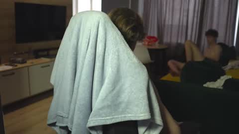 OLIVERpvt is open online show from 02.15.25