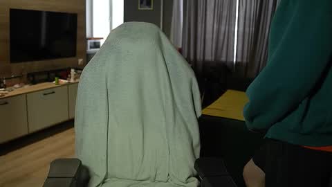 OLIVERpvt is open online show from 02.17.26